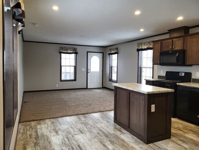 Building Photo - 61 Meadowlark Ln