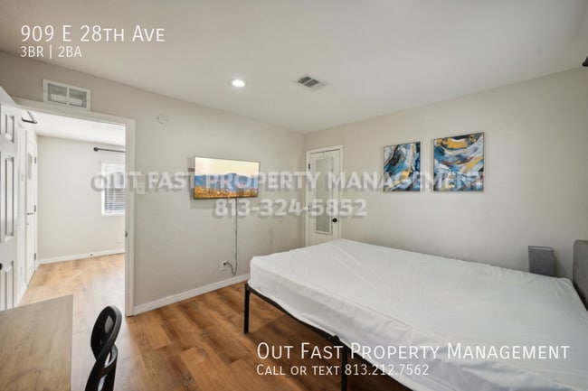 Building Photo - 909 E 28th Ave