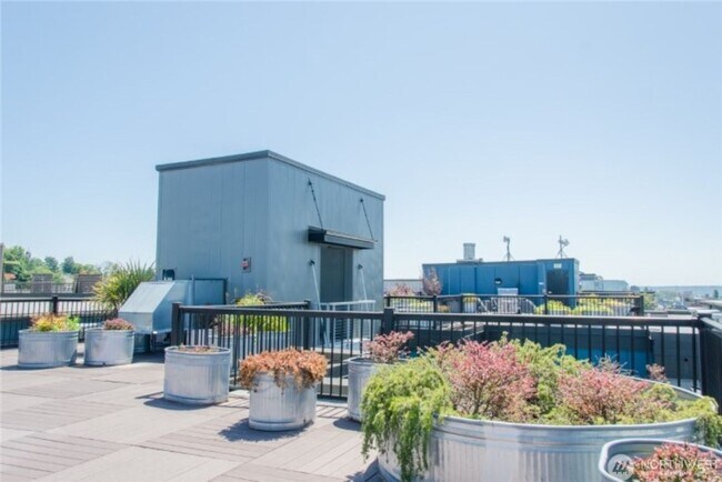Building Photo - 2Bd/2Ba Seattle Condo