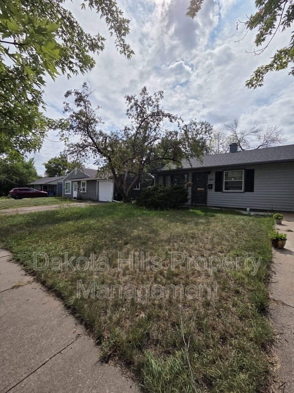 Primary Photo - 313 E Tallent St