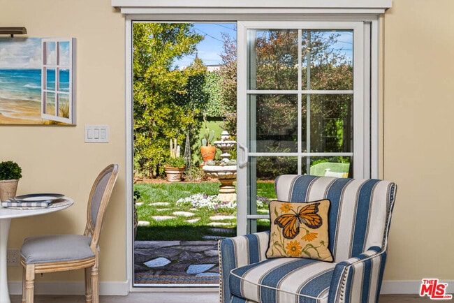 Building Photo - 777 El Medio Ave