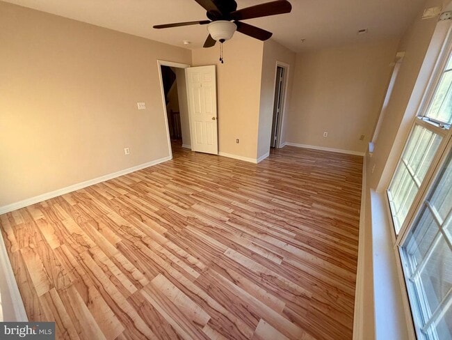 Building Photo - 540 Bridgeport Pl