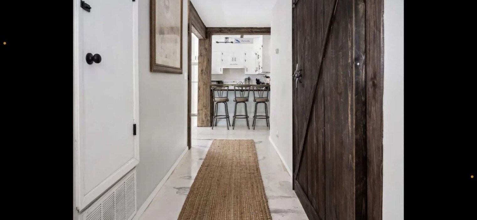 Building Photo - 2001 N 61st Ave