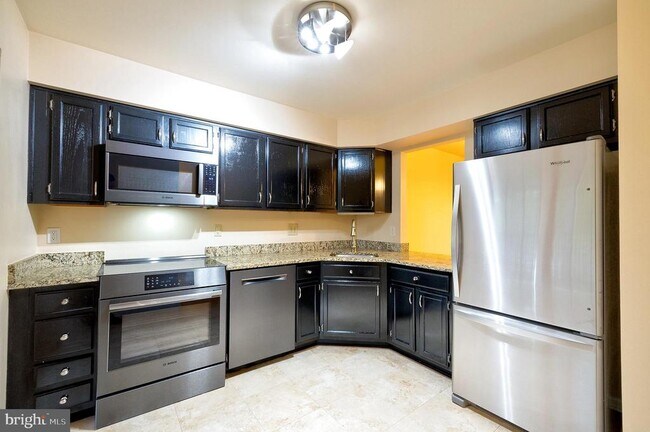 Building Photo - 11633 Pleasant Meadow Dr