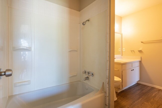 Building Photo - Crestridge Apartments