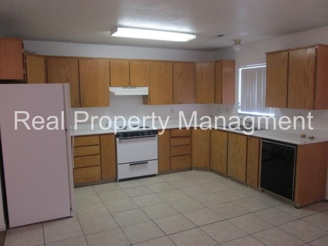 Building Photo - 1765 N 200 E