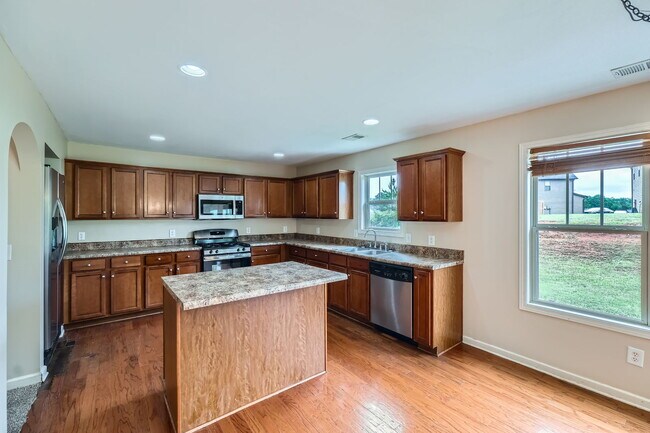 Building Photo - 1071 Mcduffie Cir