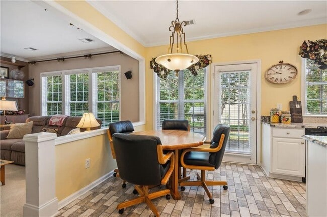 Building Photo - 15 Hawnley Trl