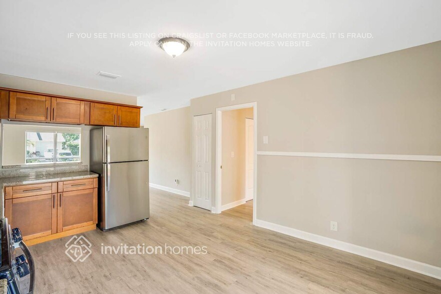 Building Photo - 6070 Lambeth Cir