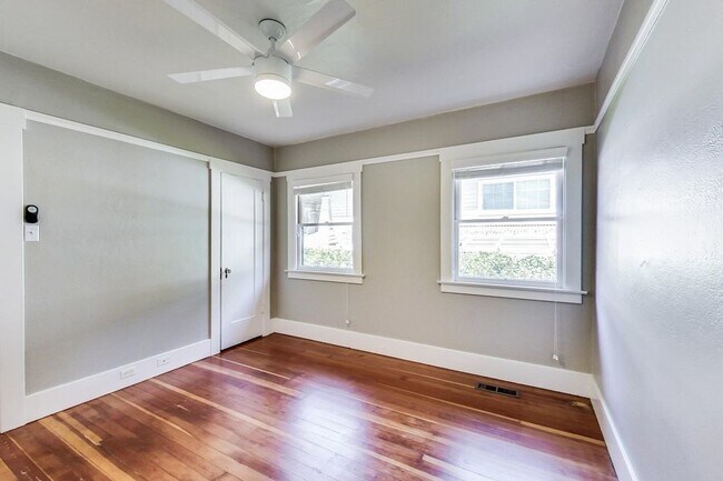 Building Photo - 2 Bedroom, 1 Bath + Office - Downtown Palo...
