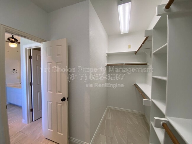 Building Photo - 112 Prairie Ridge Dr