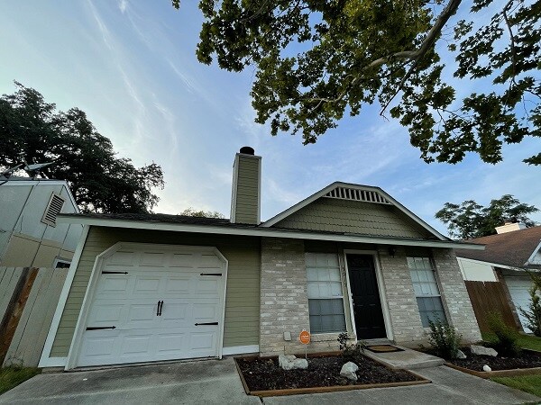 Building Photo - 5915 Misty Glen