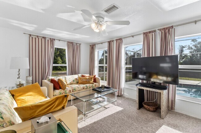 Building Photo - FURNISHED SHORT TERM RENTAL - 3 Bed / 2 Bath - Single Family Pool Home - $3,250/month