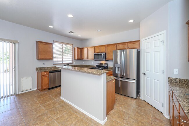 Building Photo - 12665 E Nona Ln