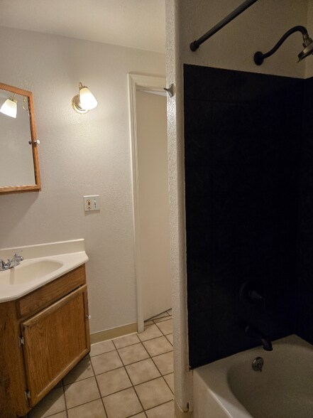 Building Photo - 109 N Kimball Ave