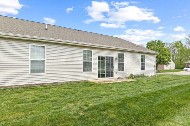 Building Photo - 556 Dylan Dr