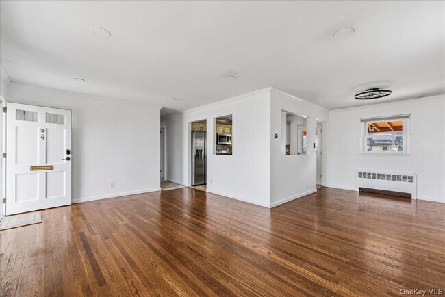 Building Photo - 4 Cecil Pl