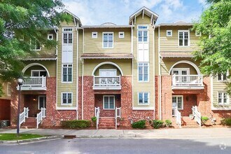 Building Photo - Beautiful 3BD/2.5BA Townhome