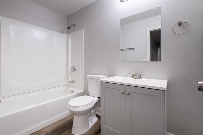 Building Photo - 1624-1626 Brown