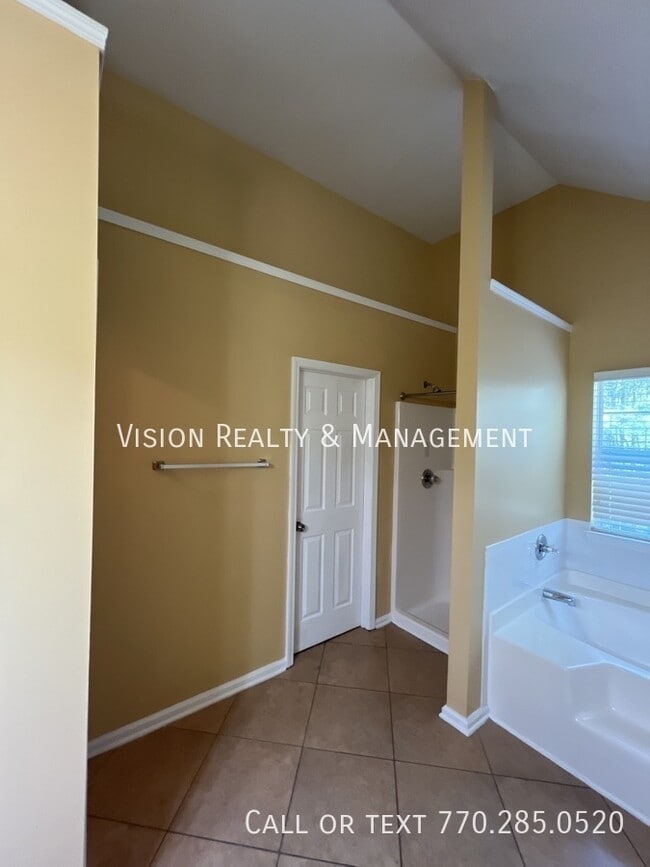 Building Photo - 4694 Glider Cir