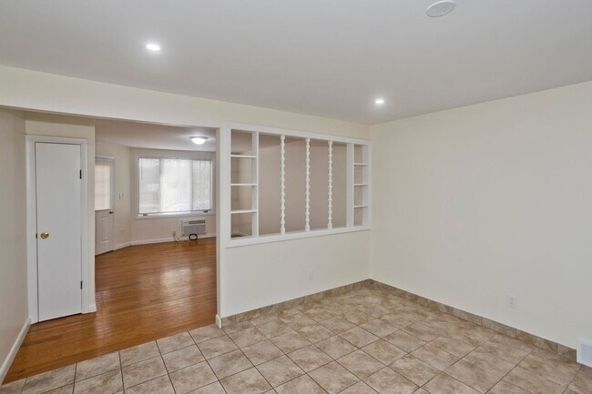 Building Photo - 181 State St