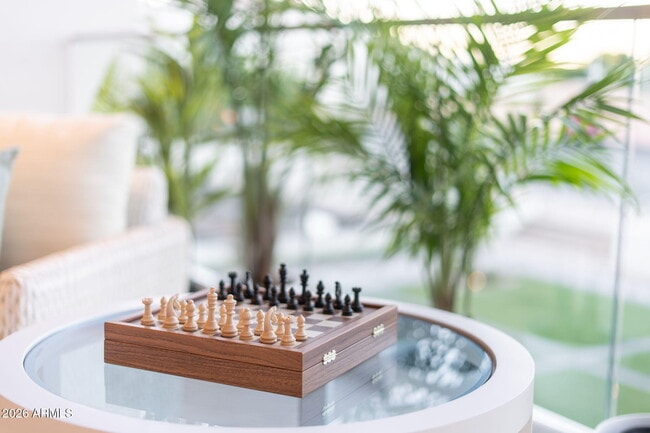 Building Photo - 6587 N Palmeraie Blvd