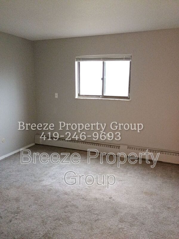 Building Photo - 4912 Douglas Rd