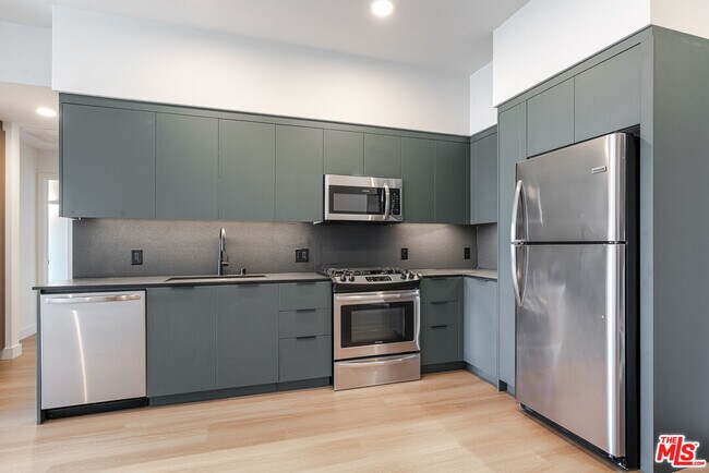 Building Photo - 10601 Washington Blvd