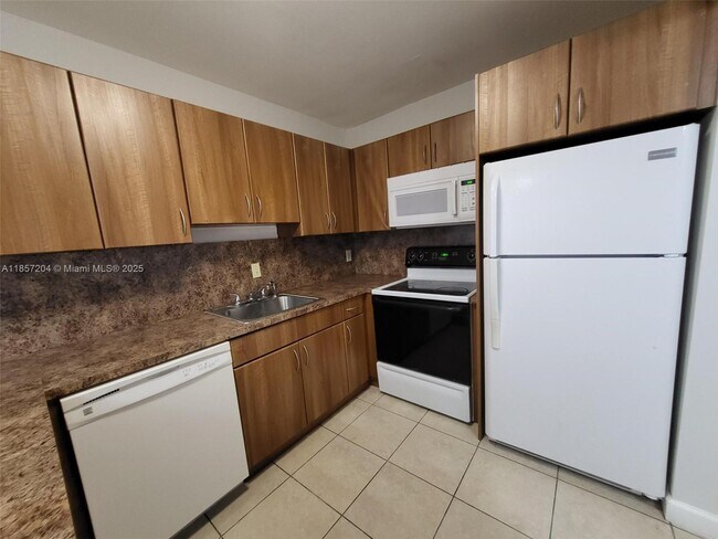 Building Photo - 9011 SW 138th St