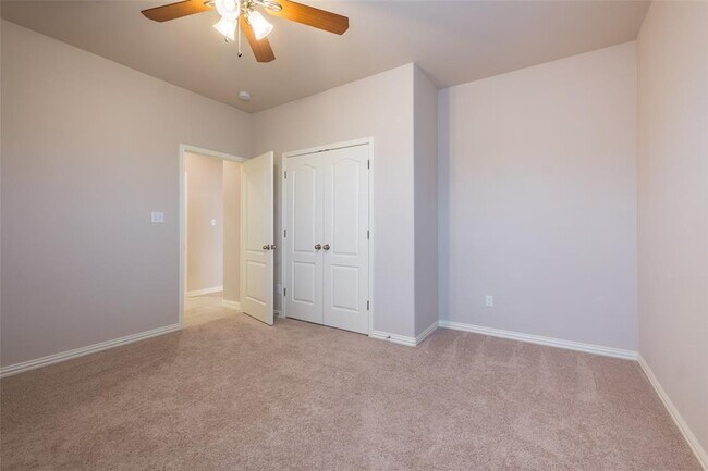 Building Photo - 165 Lady Bird Ln