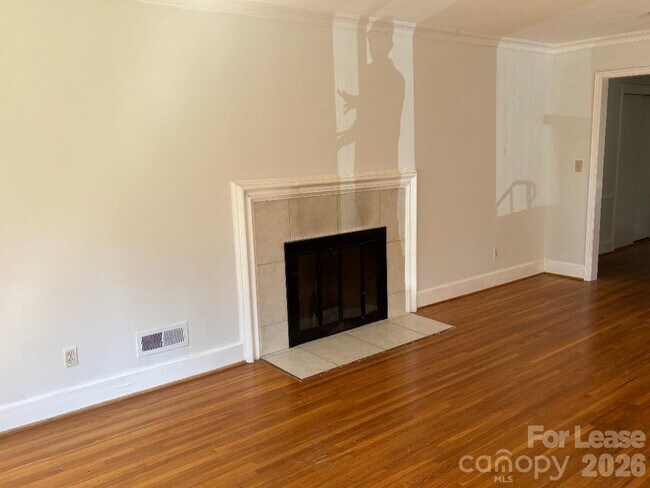 Building Photo - 6038 Preston Ln