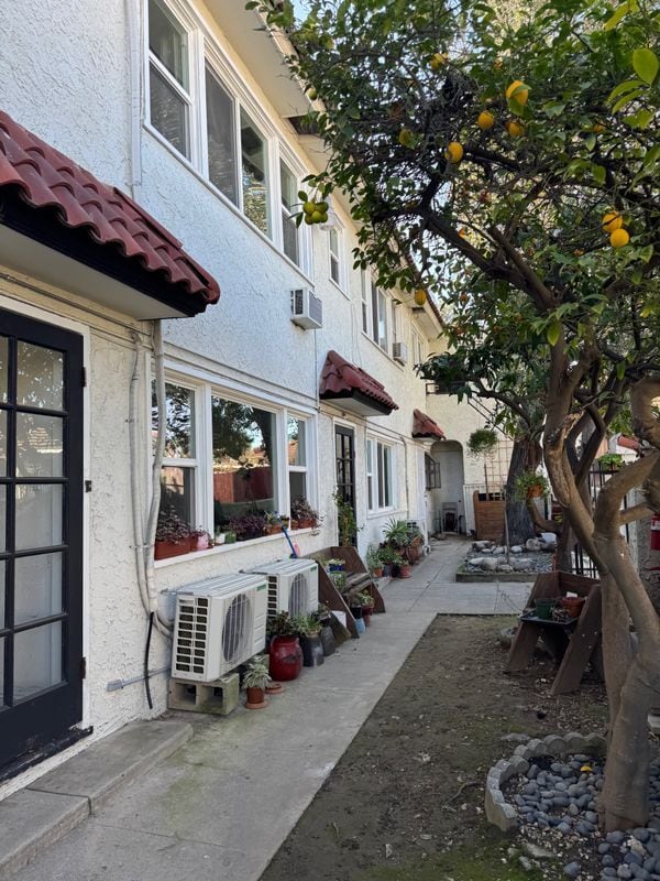 Building Photo - 101 S Cordova St