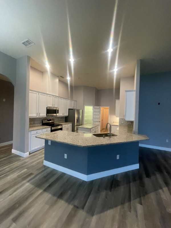 Building Photo - 1812 Crown Hill Blvd