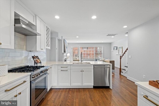 Building Photo - 222 Green St