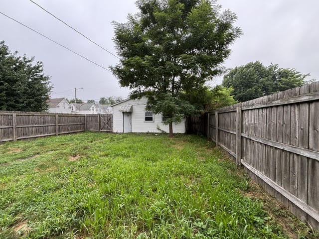 Building Photo - 1821 W Sample St