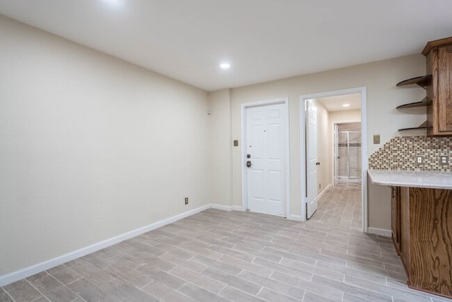 Building Photo - 4503 Westminister Dr