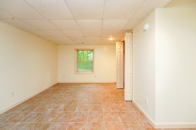 Building Photo - 480 Wingfield Way