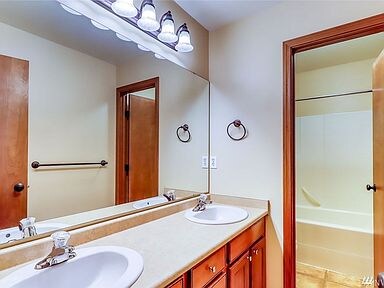 Building Photo - 1297 Koda Cir SE