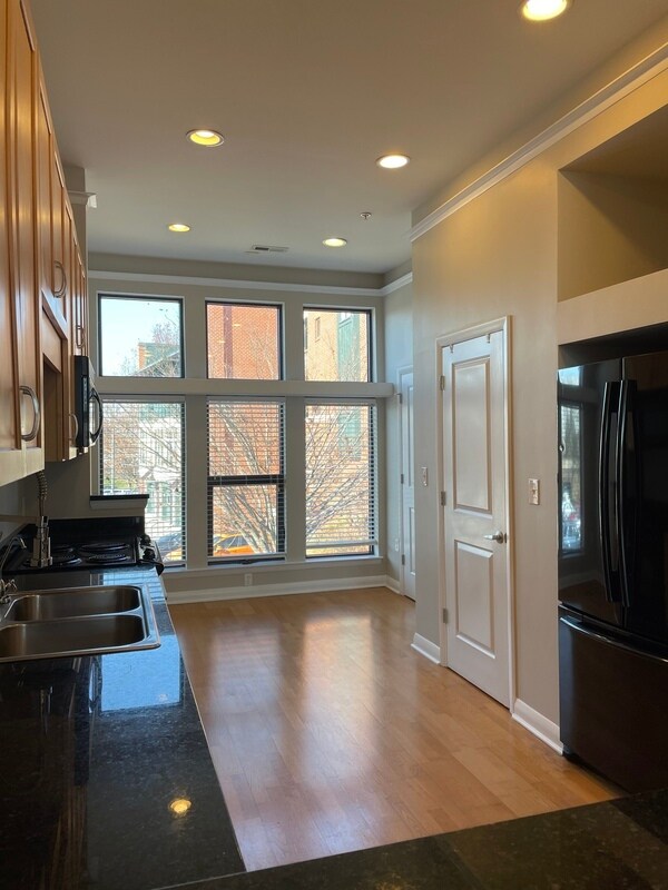 Building Photo - 566 New Bern Station Ct