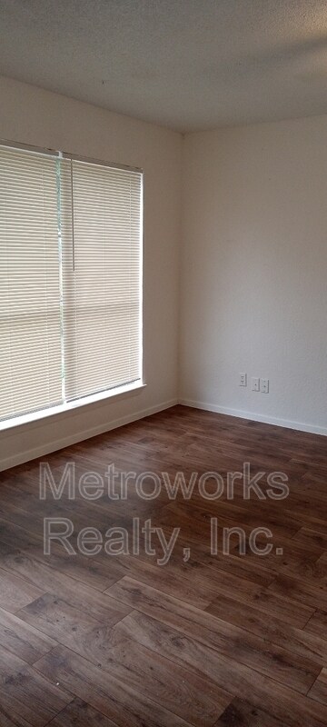 Building Photo - 241 S New Hope Rd