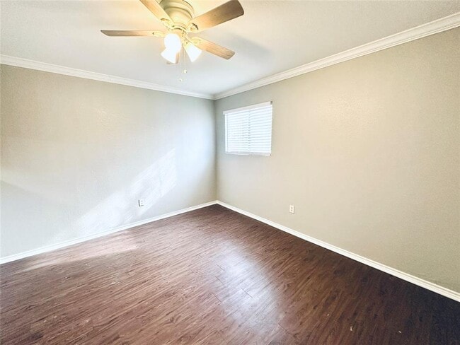 Building Photo - 805 S Center St