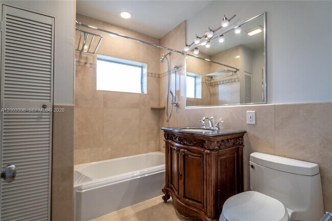 Building Photo - 475 S Shore Dr