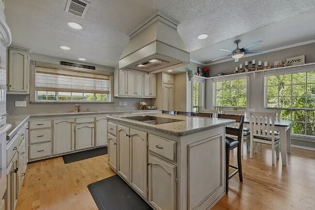 Building Photo - 2810 Cimarron Ct