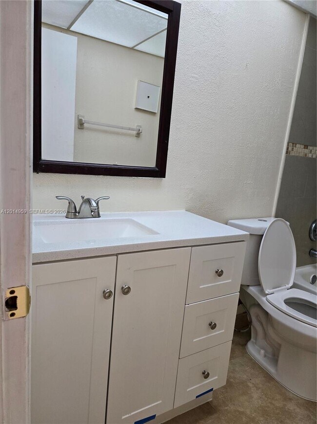 Building Photo - 11477 NW 39th Ct