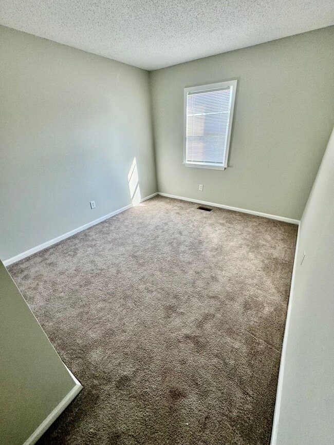 Building Photo - THE LAKES