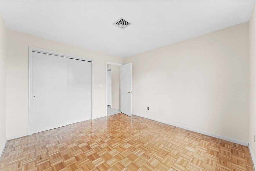 Building Photo - 314 Palisade Ave