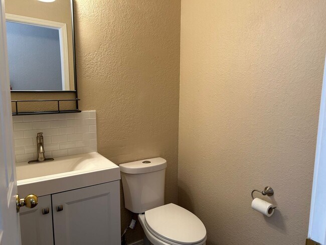 Building Photo - 2650 Plumas St