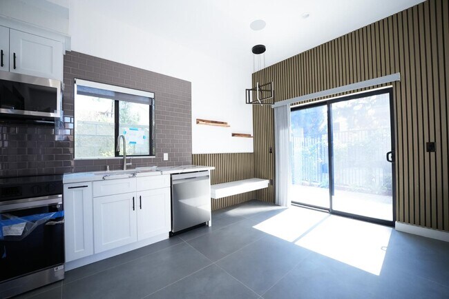 Building Photo - Fair Ave