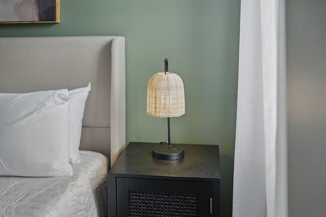 Building Photo - 400 Walnut St