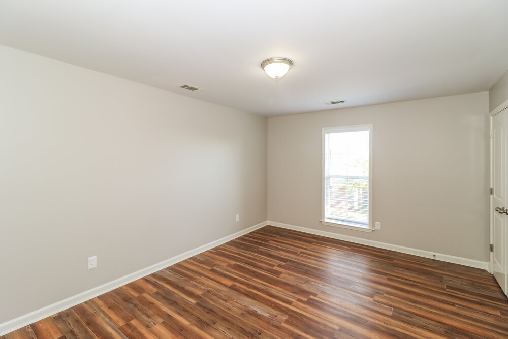 Building Photo - 10176 Evening Hill Dr